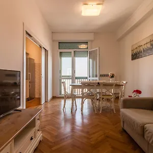 Tower 13th Floor Apartamento Padua